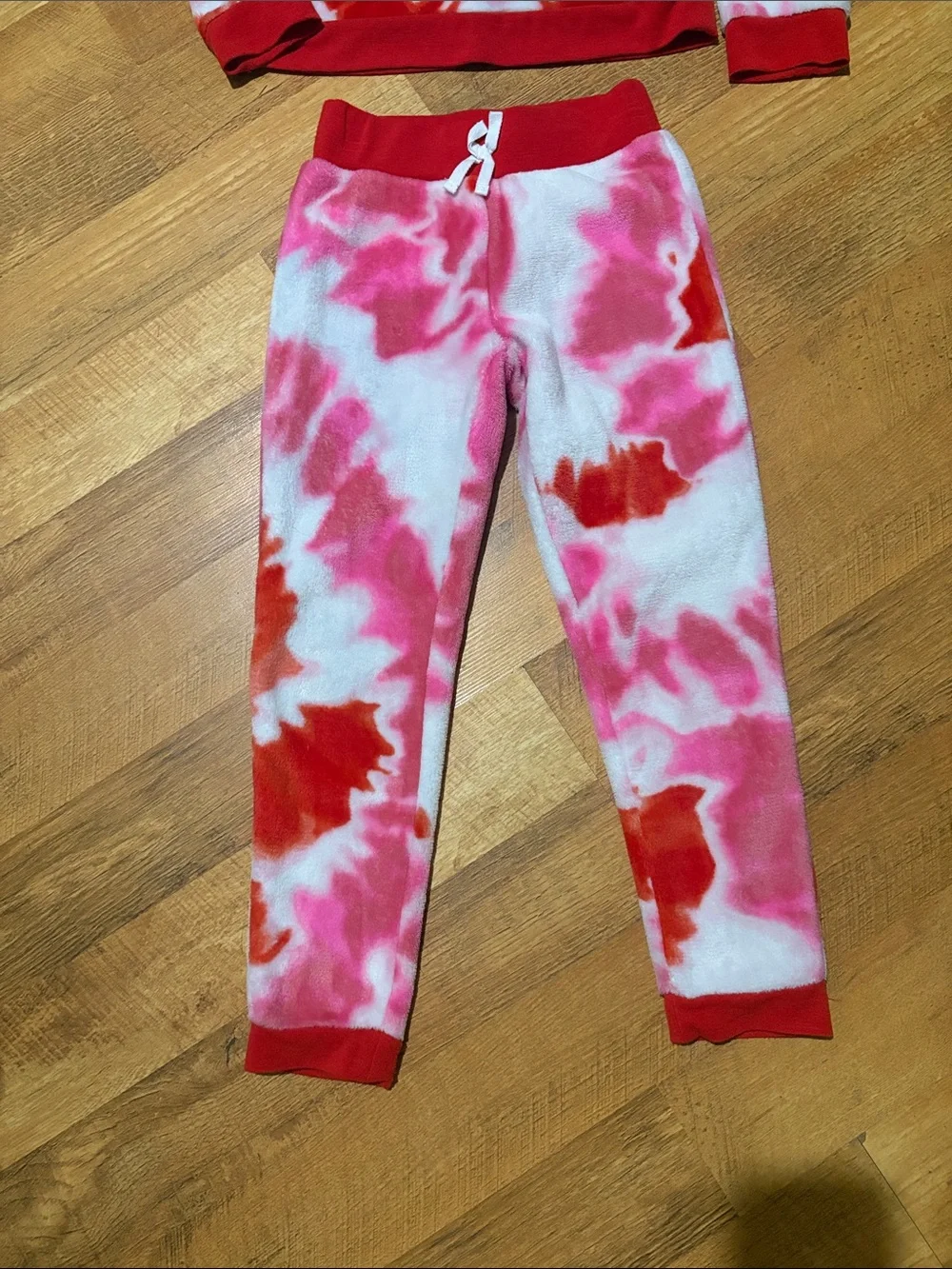 Kensie Girl Red & Pink Tie-Dye Heart Sweatshirt and Joggers Set